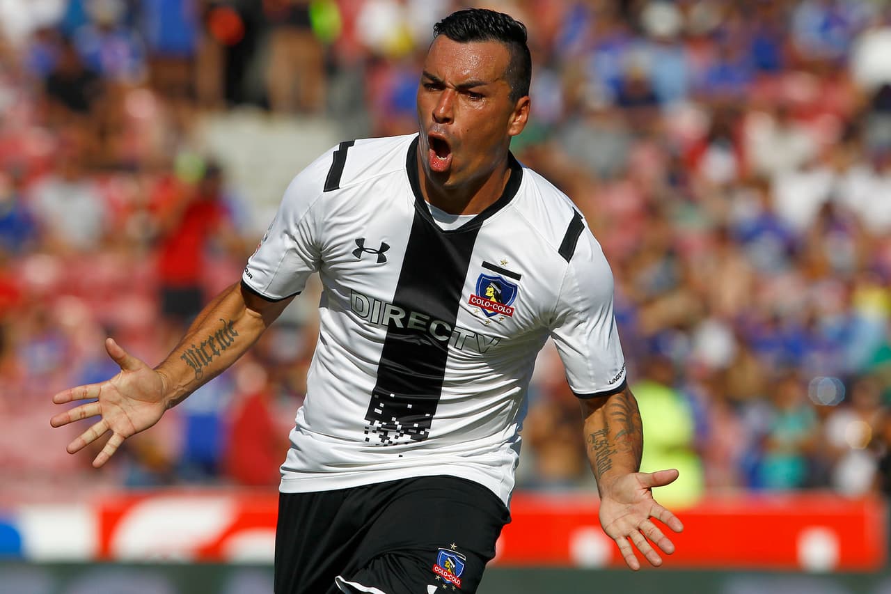 Colo Colo golea al Audax Italiano en una fecha con juegos aplazados en Chile