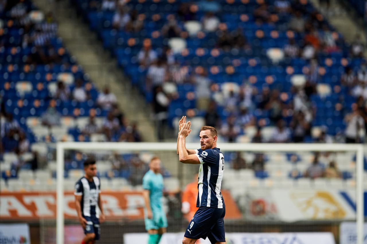 Rayados de Monterrey venció por la mínima diferencia Mazatlán FC y confirmó su pase directo a Cuartos de Final, mientras que los de Tomas Boy están eliminados.