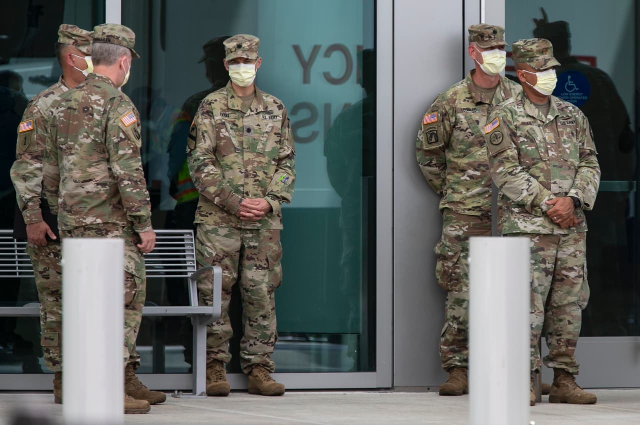 El lugar será atendido por personal médico del Cuerpo de Ingenieros del Ejército de EEUU y estaría listo el 20 de abril, un día antes de lo que algunos estudios pronostican que sería el pico de la pandemia del coronavirus en Florida. 
<br>