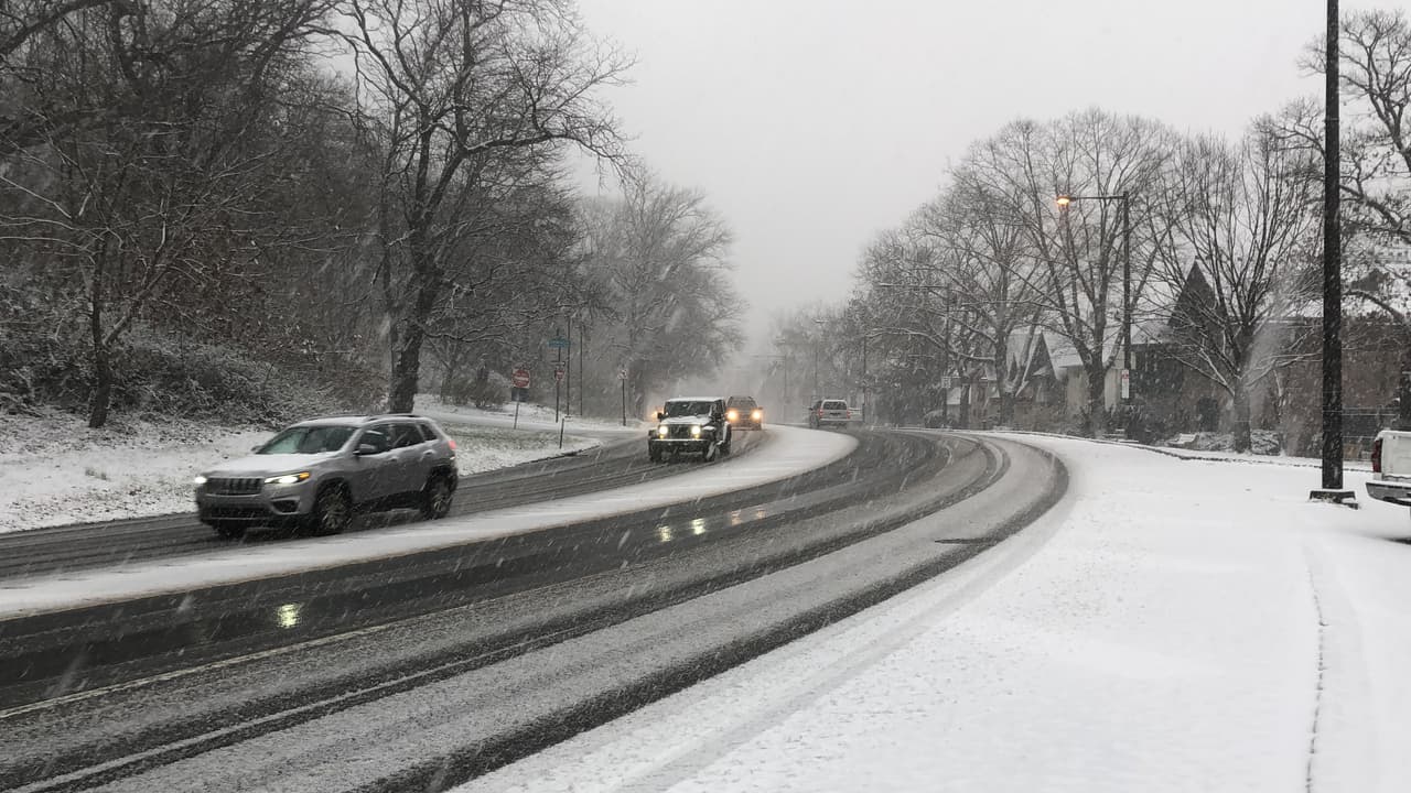 Por Kelly Drive el tránsito era menos concurrido. Las calles de Center City permanecían como un miércoles regular; llenas.