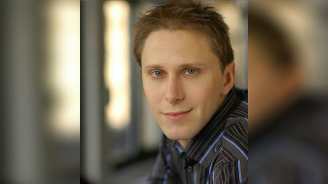 Acusan a un profesor de Arizona de distribuir pornografía infantil