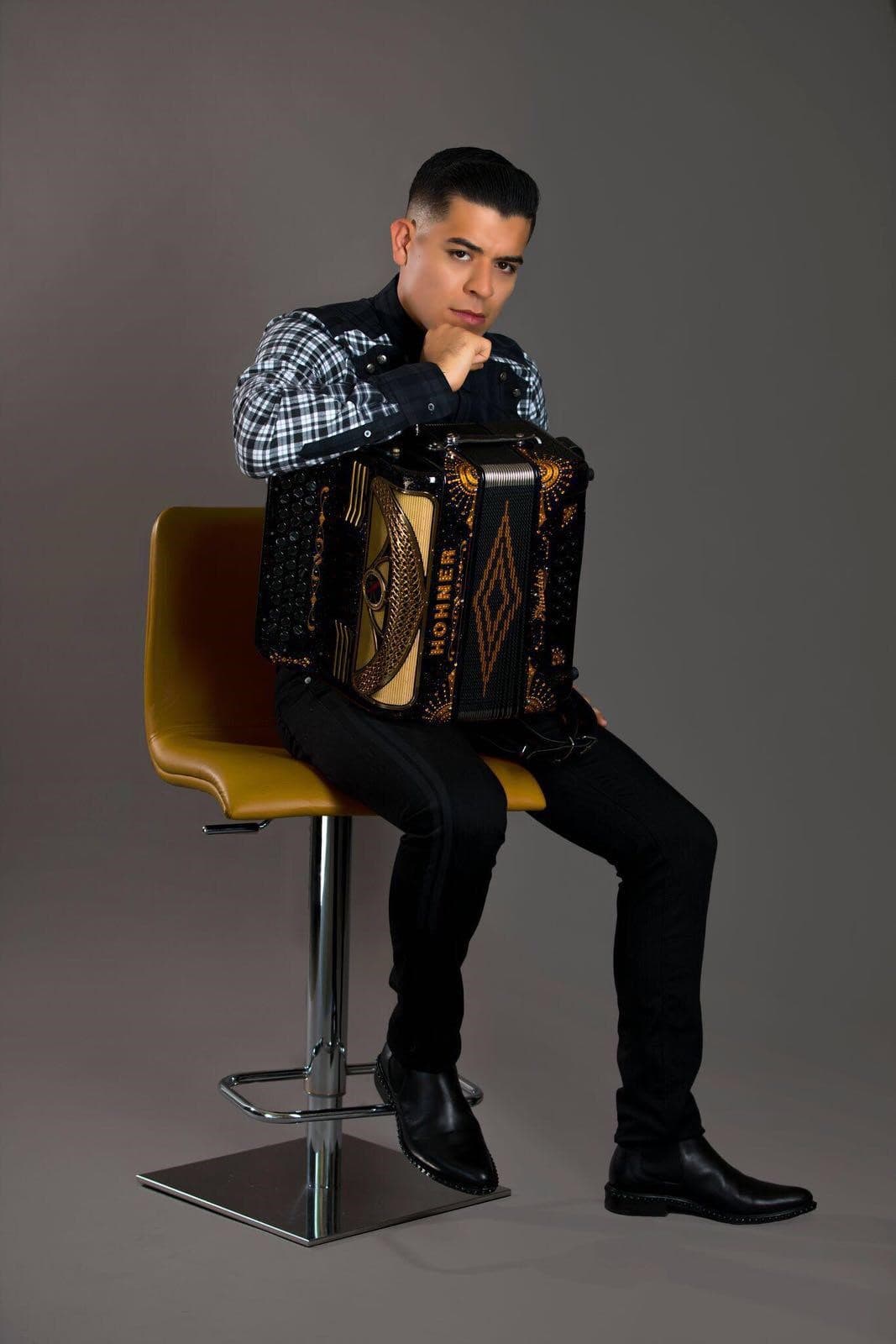 Noel Torres, ganador de Premio Lo Nuestro, será parte de la actuación especial de nuestro evento.