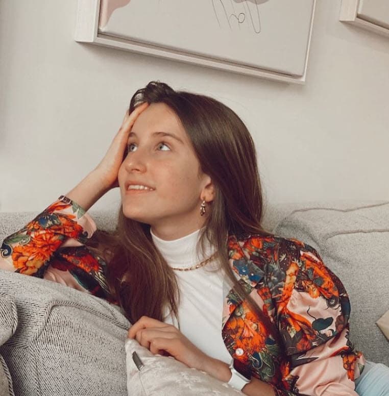 <b>Elissa Marie</b>, la primogénita de Geraldine Bazán y Gabriel Soto, decidió seguir los pasos de sus padres en la actuación y actualmente está en medio de las grabaciones de la telenovela 
<a href="https://www.univision.com/temas/si-nos-dejan" target="_blank">'Si nos dejan'</a>. 
<br>