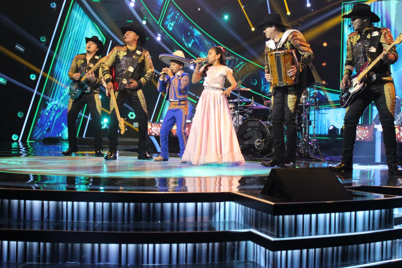 Lupe escogió a 'Canelito' y a Anyelique para cantar 'Nunca voy a olvidarte'. Lo hicieron de maravilla estos dos.