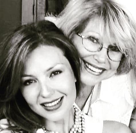 La señora falleció en la Ciudad de México víctima de un derrame cerebral a la edad de 76 años, justo dos semanas antes de que la cantante se convirtiera en madre por segunda ocasión, en aquel momento Thalía esperaba la llegada de Matthew Alejandro.