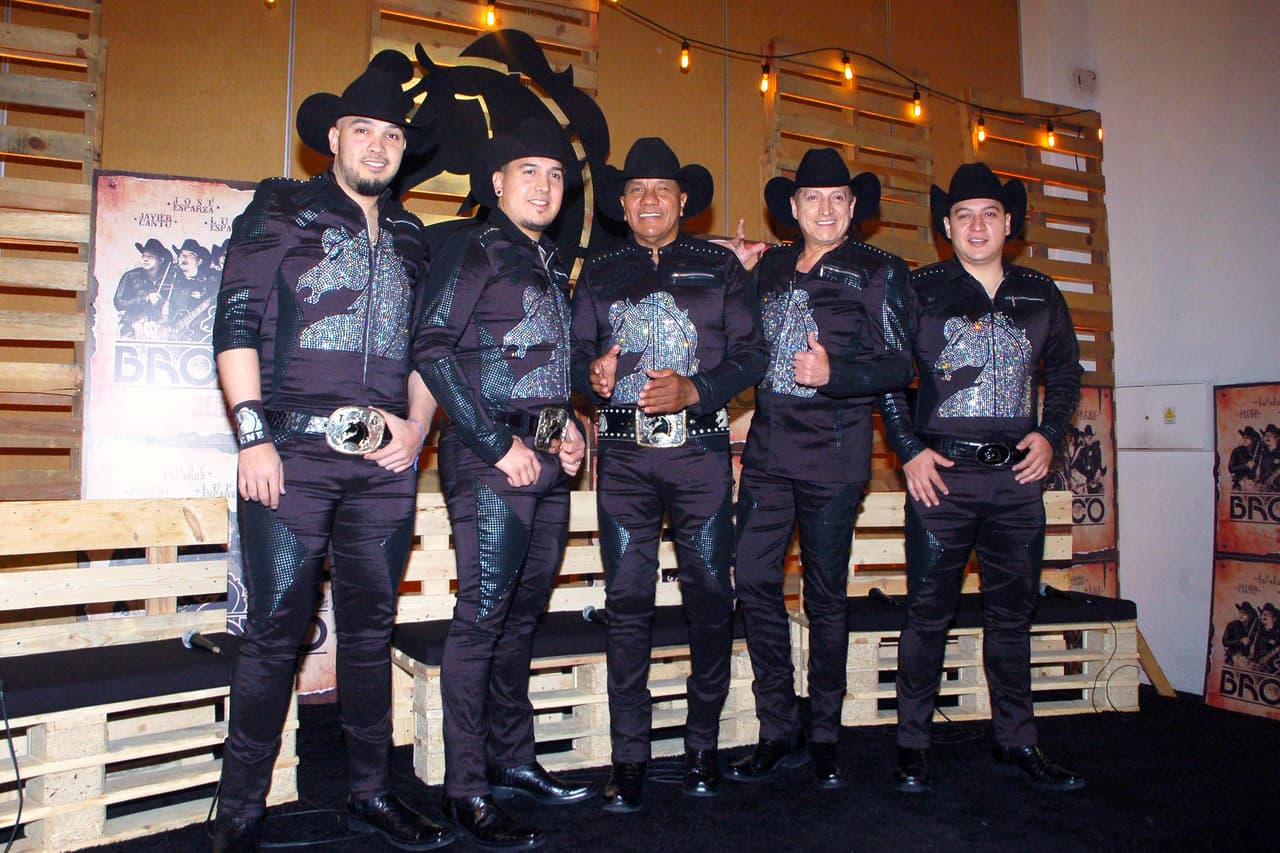 El grupo Bronco fue cuestionado ante los recientes 
<b><a href="https://www.univision.com/noticias/inmigracion/los-grupos-de-odio-en-eeuu-aumentan-por-cuarto-ano-consecutivo" target="_blank">ataques violentos en Estados Unidos</a></b> y 
<b><a href="https://www.univision.com/noticias/criminalidad/con-mas-de-17-000-asesinatos-el-primer-semestre-de-2019-se-convierte-en-el-mas-violento-en-la-historia-de-mexico" target="_blank">la ola de inseguridad que se vive en México.</a></b>