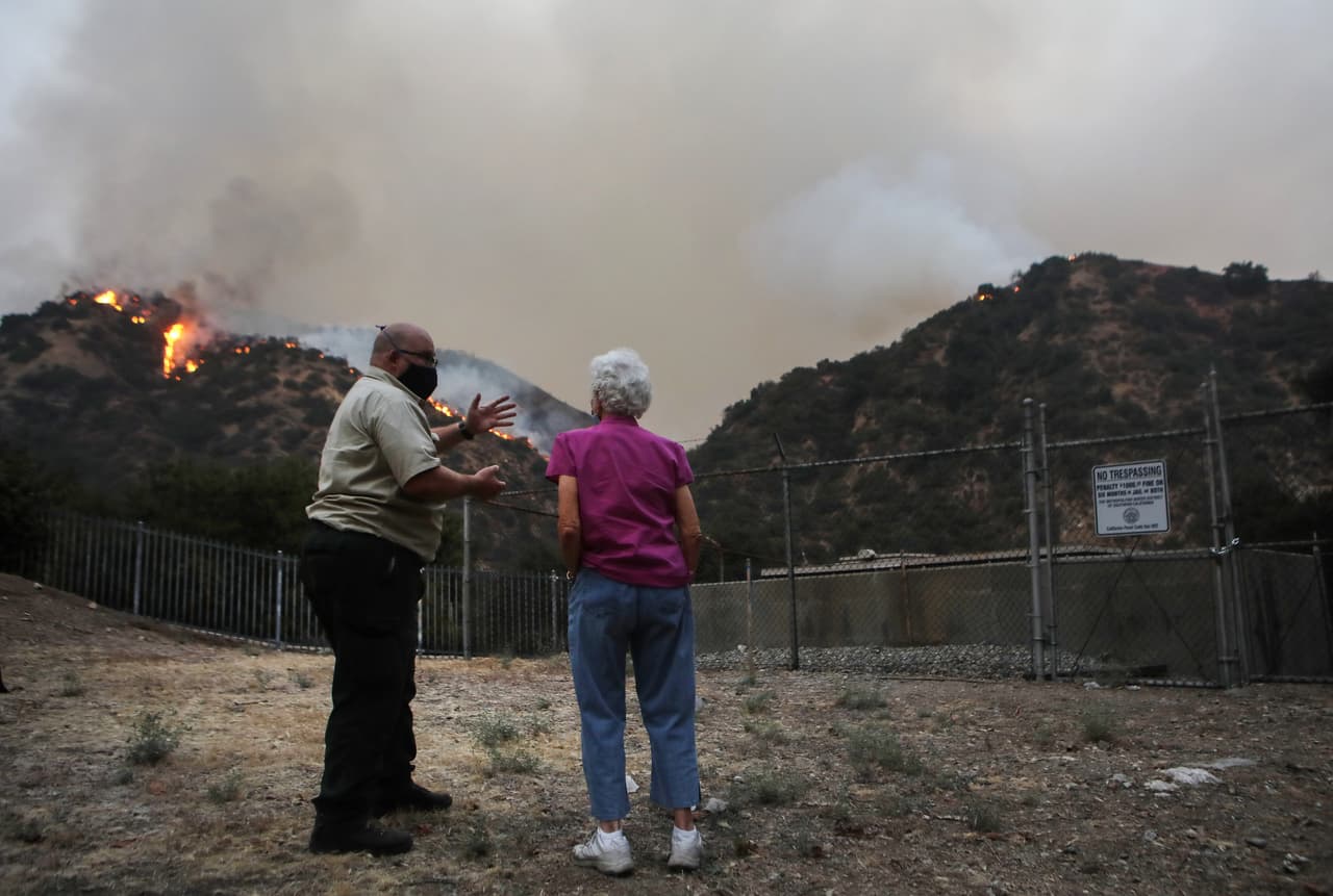 Incontrolable: El incendio Bobcat supera los 105,000 acres destruidos y obliga a nuevas órdenes de evacuación
