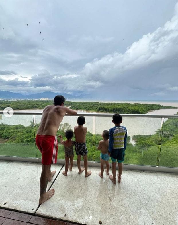 "Último estirón de vacaciones… y cocodrilos", escribió este sábado 26 de agosto. 
<br>