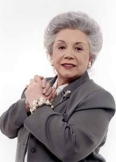 Cuando están por cumplir tres décadas de matrimonio, Ignacio se enamora de otra mujer y abandona a María Inés, quien debe enfrentarse a los regaños de sus hijas y su madre.