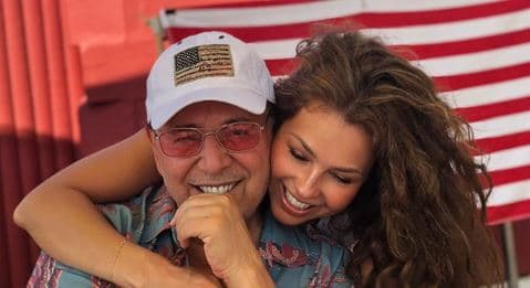 Entre otros 'detallitos' que ha tenido con la cantante de 'Amor a la mexicana' 
<b>está un bolso de piel de cocodrilo que perteneció en su día a Marilyn Monroe, </b>por el cual pagó 37,500 dólares.