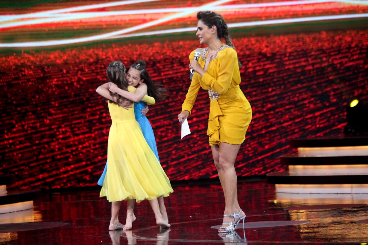 Mientras la primera ejecutó su rutina de manera perfecta al ritmo de 'Believer', la segunda bailó la canción 'Chandelier' de Sia. Ambas presentaciones fueron tan destacable y libres de errores, que los jueces solicitaron a la producción su permiso para declarar un empate.