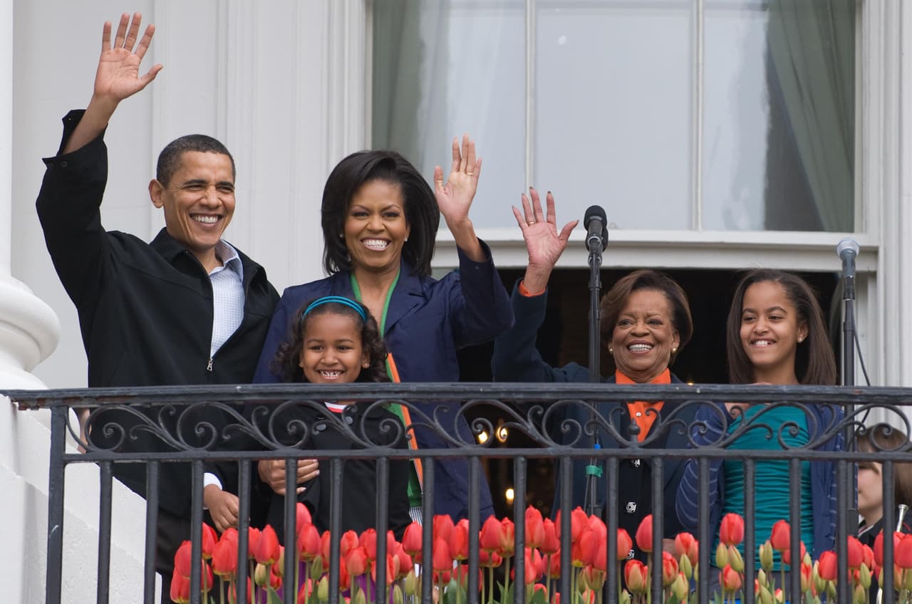 A su llegada a la residencia presidencial, Malia Obama tenía 11 años y la pequeña Sasha 8. La fotografía corresponde a su primera celebración de pascua en la Casa Blanca, en 2009.