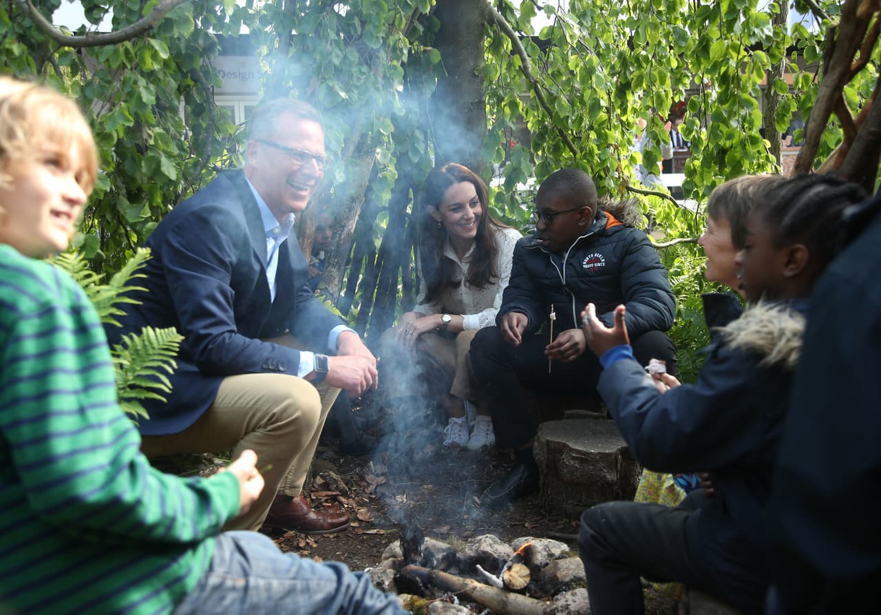 "Fomenta la creatividad, la confianza e incluso un corto período de tiempo de 10 o 15 minutos, hace una gran diferencia para el bienestar físico, pero también para nuestro bienestar mental", explicó.
<br>