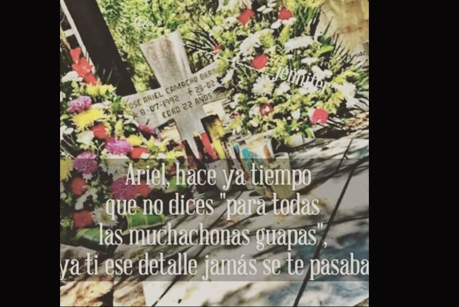 Algunos han visitado el lugar de la tragedia para sentirse más cerca de Ariel.