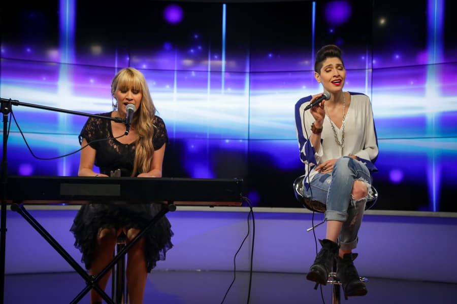 El grupo Ha*Ash estuvo en el Uforia Lounge de Los Ángeles deleitando a los radioescuchas de K-Love 107.5FM