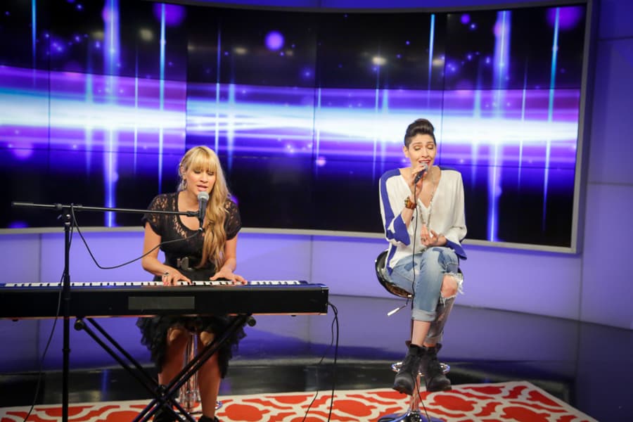 El grupo Ha*Ash estuvo en el Uforia Lounge de Los Ángeles deleitando a los radioescuchas de K-Love 107.5FM