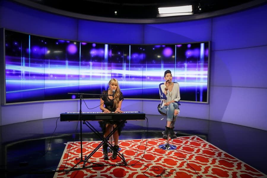 El grupo Ha*Ash estuvo en el Uforia Lounge de Los Ángeles deleitando a los radioescuchas de K-Love 107.5FM