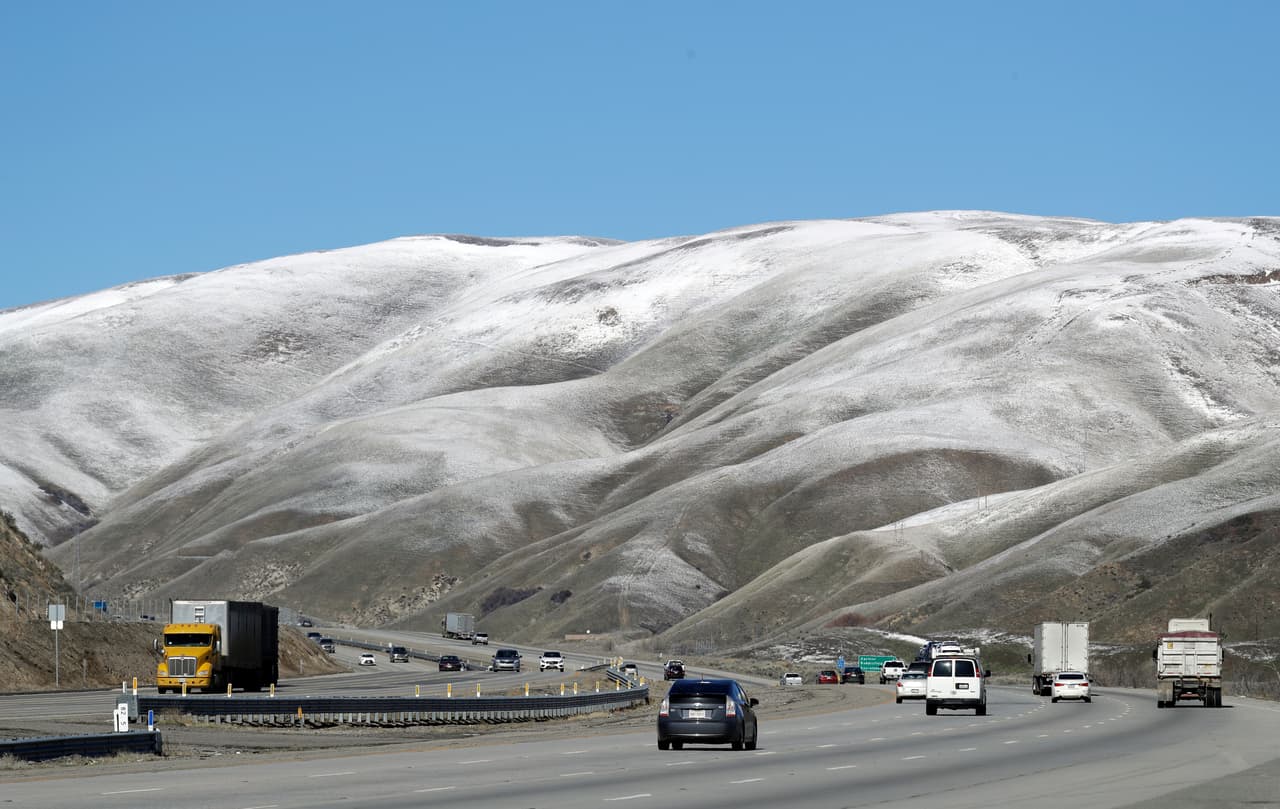 Así lucía la autopista Interestatal 5 a principio de esta semana, tras una serie de tormentas invernales atípicas que azotaron el oeste del país, afectando a Hawaii y a partes del sur de California.