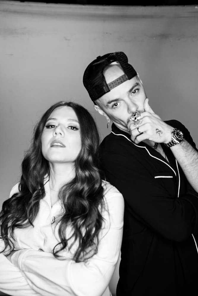 Pero los hermanitos son conscientes que “
<i>viven una vida fuera de lo común</i>”, por lo que intentan siempre mantener el equilibrio entre su carrera musical y su vida personal.