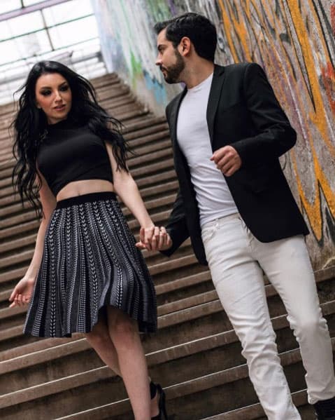 Sin embargo Bárbara y José Eduardo siguen publicando fotografías con tiernos mensajes de amor: "Siempre de tu mano @barbs_escalante Foto @coroonadomaquillaje @alexchoza".