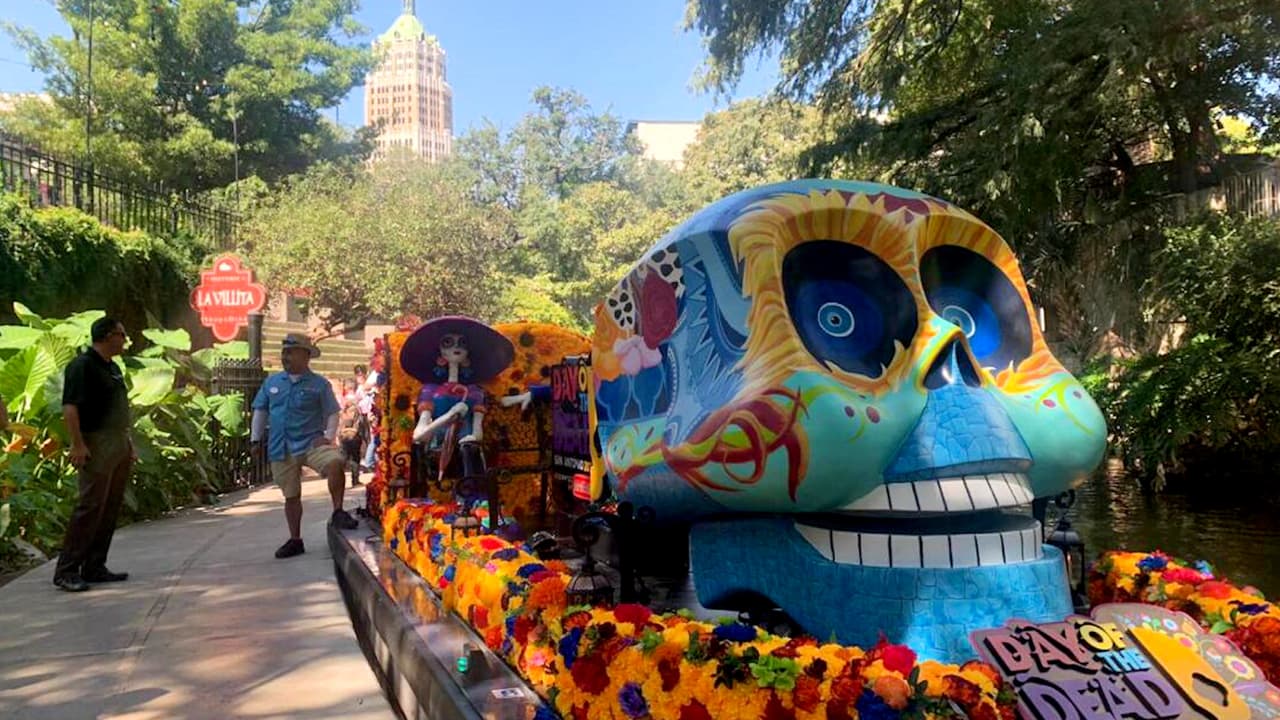 De esto trata el desfile del Día de Muertos en San Antonio.