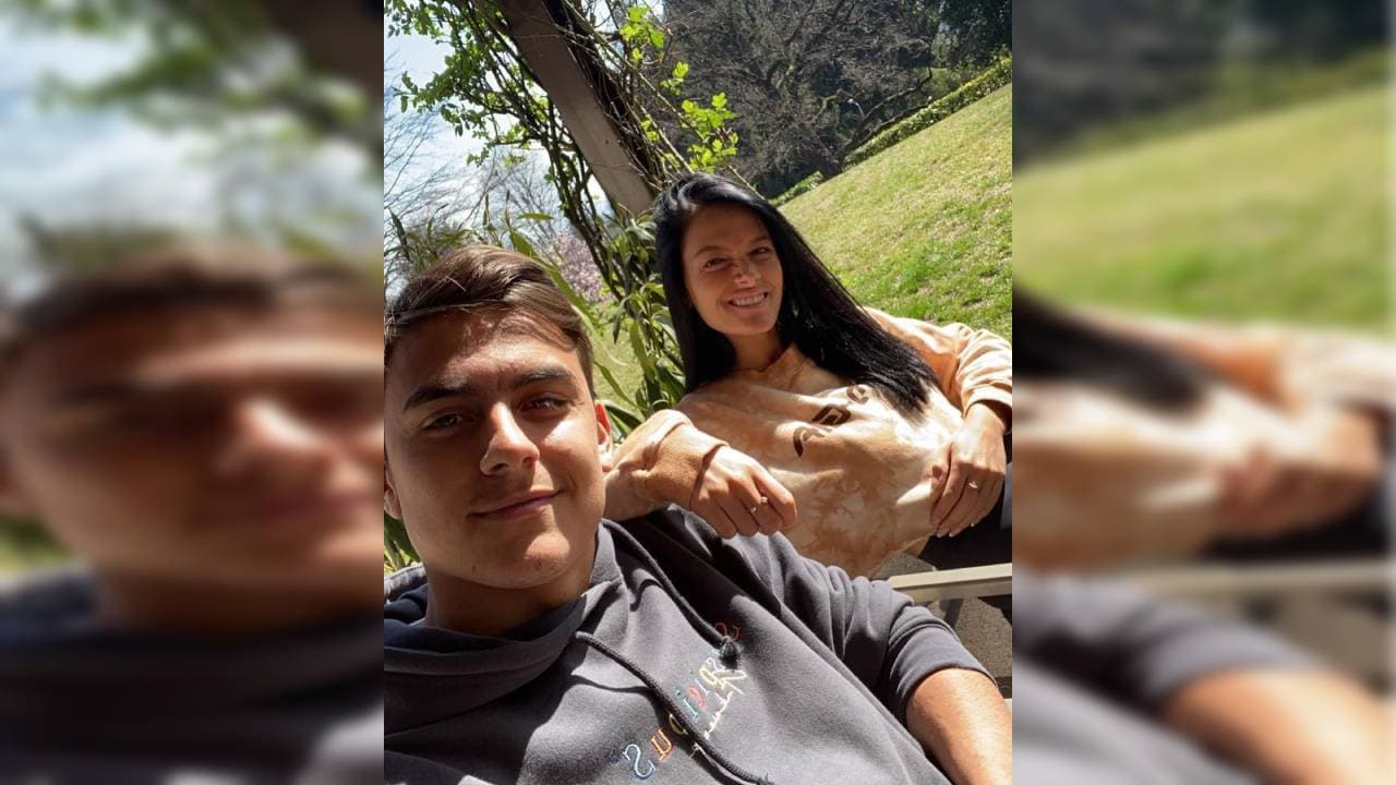 Lo mismo su novia, Oriana Sabatini, con quien vive y pasa la cuarentena.