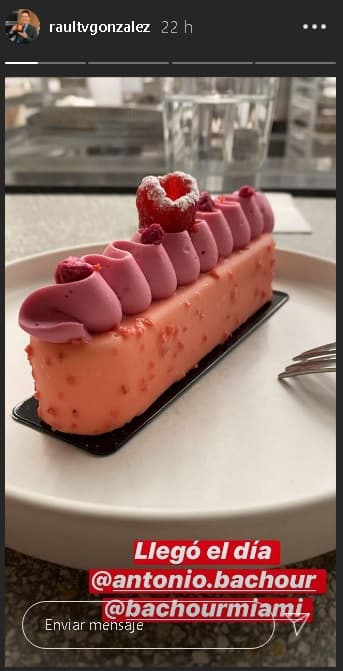 Raúl González se dio un lujito con amigos y este delicioso postre nos presumió en las redes.