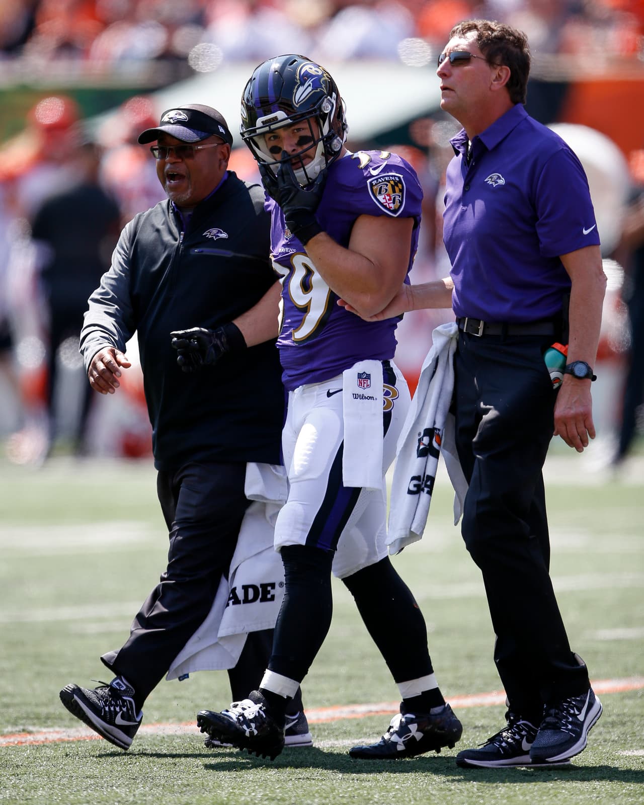 <b>DANNY WOODHEAD – RB, Baltimore Ravens</b>
<br>Recién llegado como refuerzo en el ataque de Baltimore, Woodhead se lastimó en la Semana 1 visitando a Cincinnati. Con un historial de lesiones que lo alejó de Patriots y Chargers, el corredor con habilidades de receptor se calculó estaría fuera ocho semanas por un problema en el tendón de la corva. A los Ravens les urge su recuperación.
