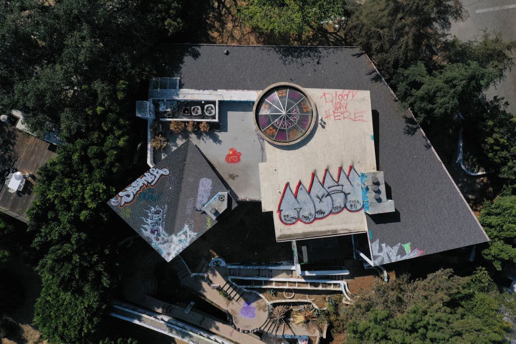 Más allá de ese vínculo, 'Diddy' nada tendría que ver con esta mansión, cuyo dueño es 
<b>John Powers Middleton, </b>hijo único del dueño de los Phillies de Filadelfia en el Béisbol de las Grandes Ligas.