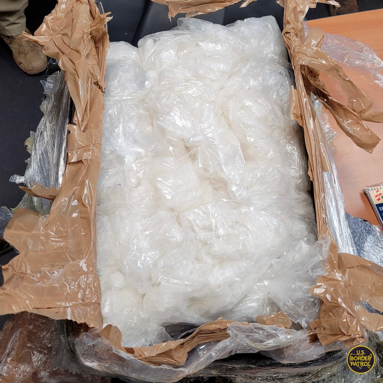 Además, 8.7 libras de cocaína, todas las drogas con un valor estimado de más de $534,000 dólares.