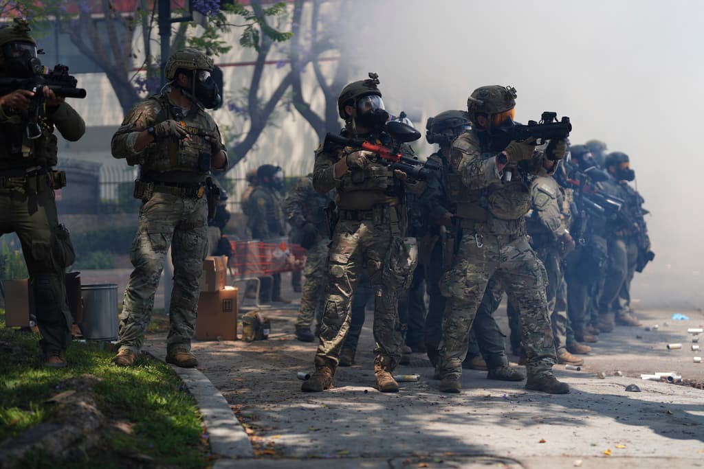 Trump activa la Guardia Nacional contra manifestaciones anti-ICE en Los Ángeles y Newson dice que es "provocador”