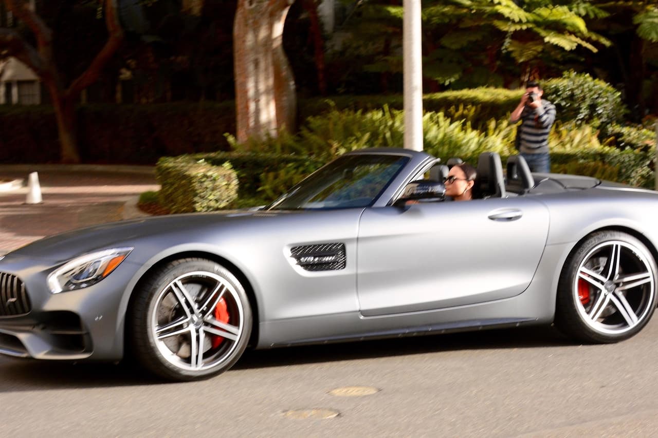 Y no es para menos, ya que es 
<b>uno de los deportivos más cotizados de <a href="https://www.univision.com/temas/mercedes-amg">Mercedes-AMG</a></b>, el cual tiene un precio inicial de 157,000 dólares.