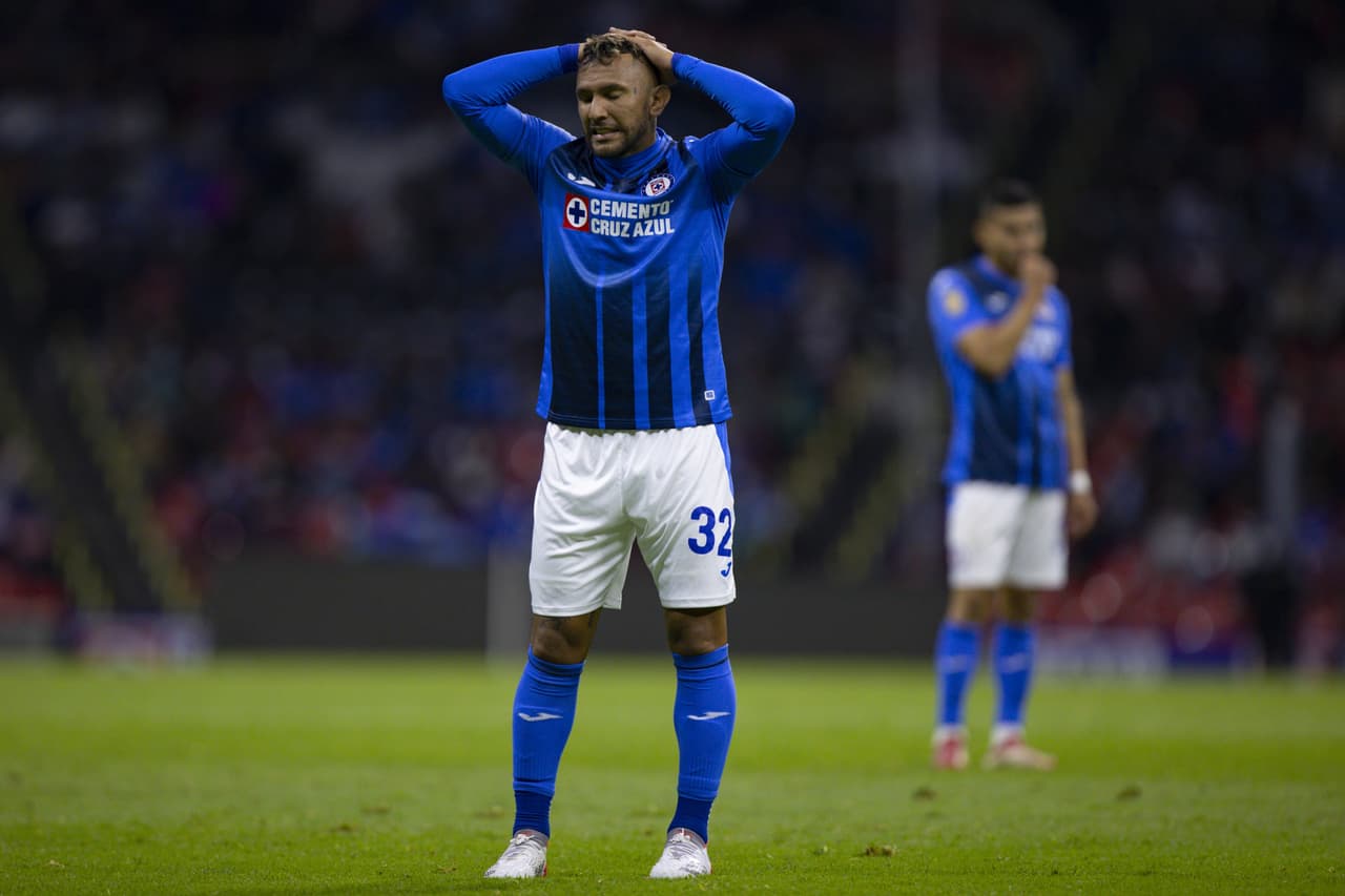 Montoya no seguirá en el Cruz Azul para el próximo torneo