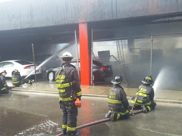 No obstante, una persona si fue rescatada del techo del estacionamiento.