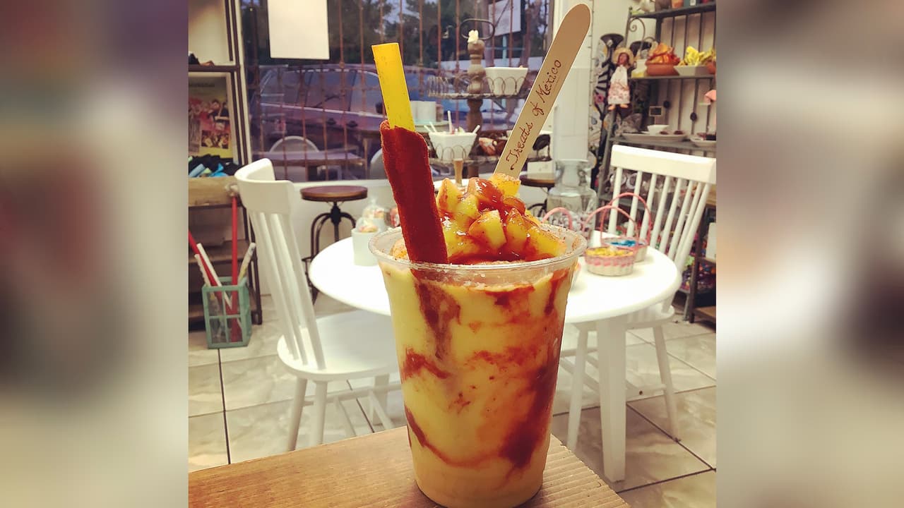 Treats Of Mexico tiene 
<a href="https://www.yelp.com/biz/treats-of-mexico-houston?osq=TREATS+OF+MEXICO" target="_blank">cinco estrellas en Yelp</a>. Además de elotes, preparan helados y dulces mexicanos.