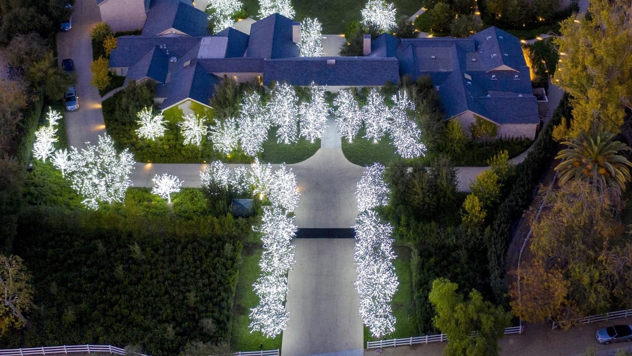 Kim Kardashian optó por una decoración muy luminosa.