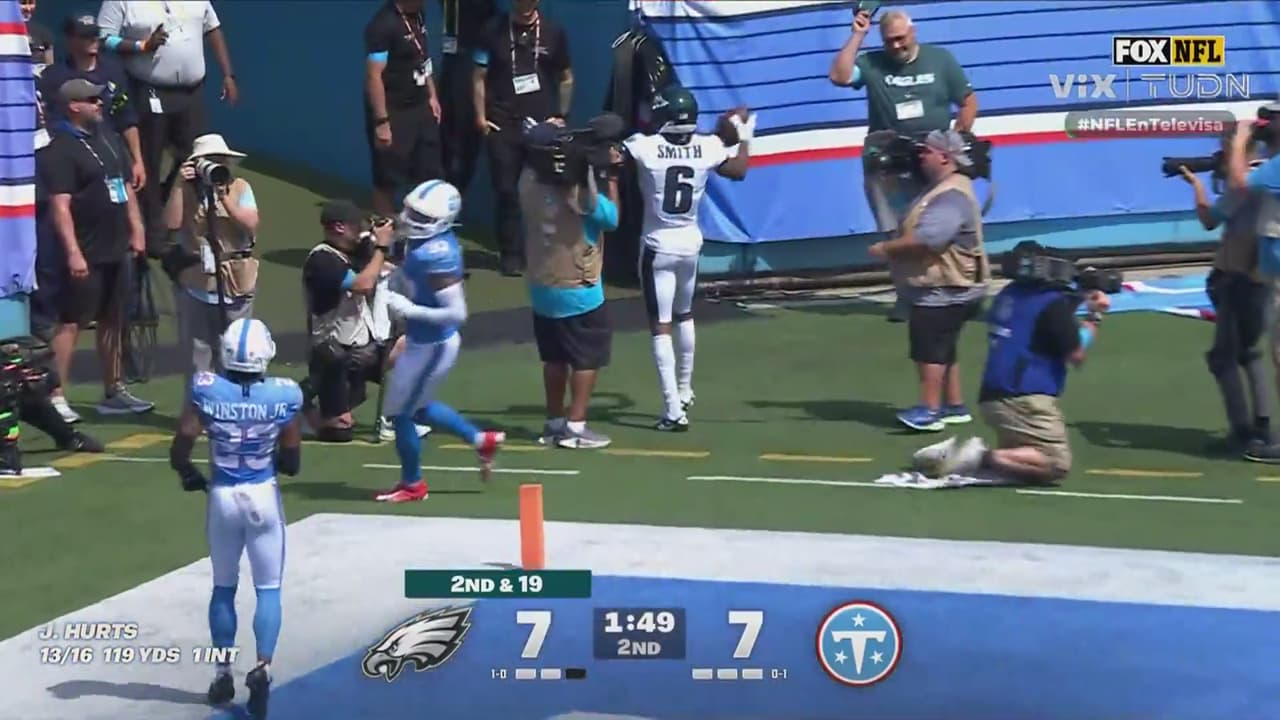 Touchdown de DeVonta Smith a pase de Hurts para Eagles