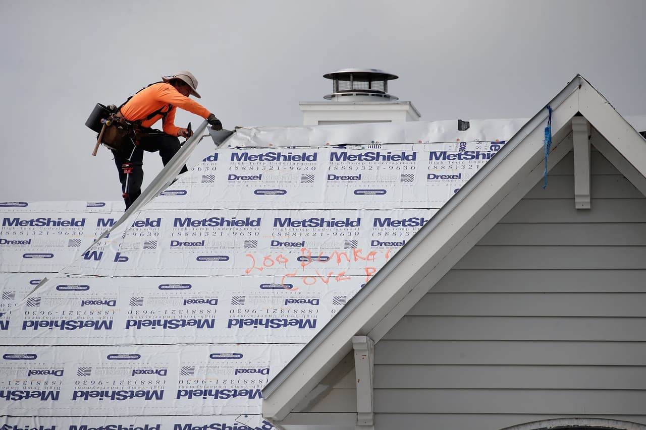 La organización Workers Defense Project también ofrece ayuda para estos empleados. Su número es: 512-391-2305
<br>