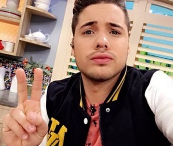 William Valdes te invita a que los sigas por las redes de Despierta América.