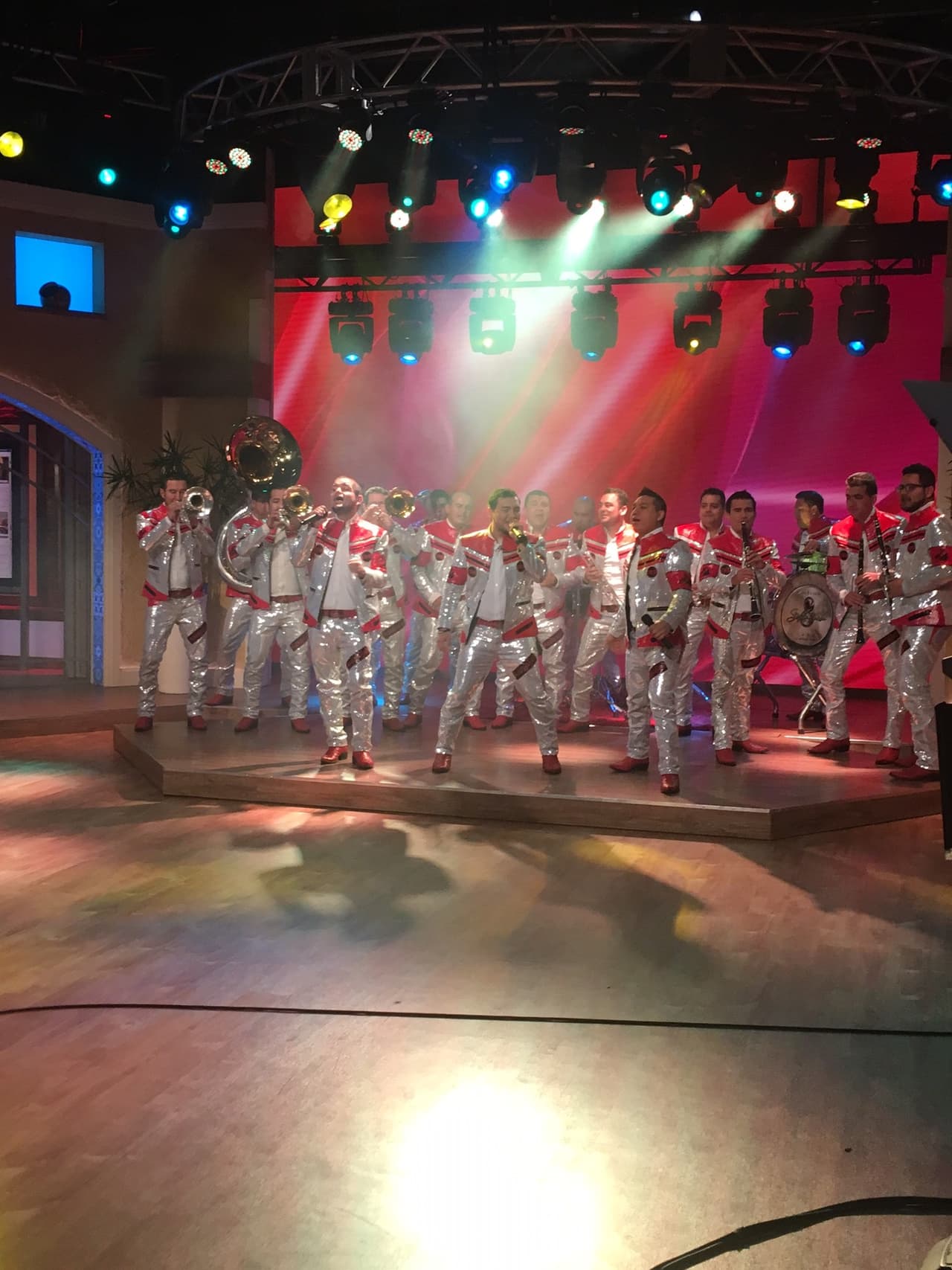 'Me empezó a valer' fue el tema con el que despedimos nuestra mañana.