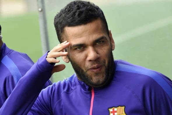 Dani Alves debuta como cantante gracias a una buena causa