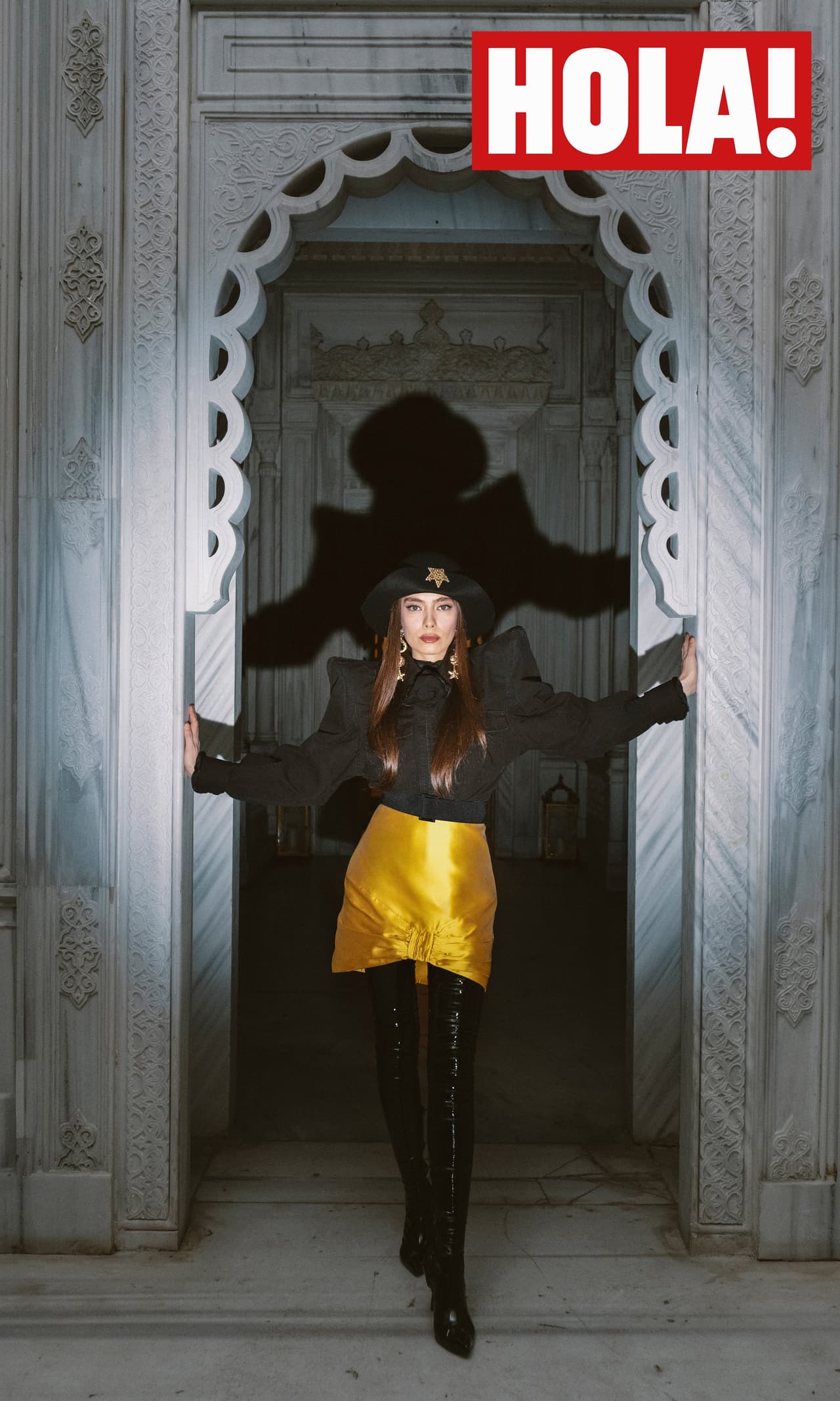 Al igual que Nare, la actriz turca tiene otros intereses más allá de la actuación. Durante la pandemia comenzó la publicación de una revista en línea llamada 'Hadsiz'. La publicación cuenta con dos números, en turco e inglés, cuyo enfoque son personalidades que van más allá de sus limitaciones y aportan un extra a la sociedad.