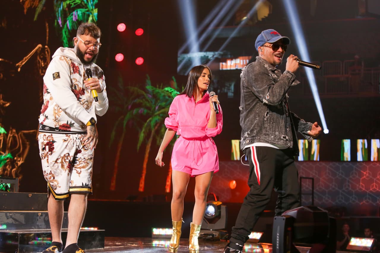 Farruko se unió a Lali y a Pedro en el escenario.