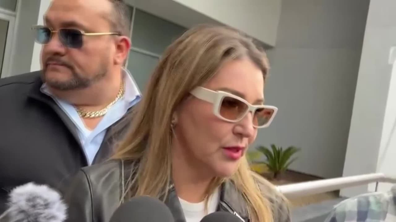 Alicia Villarreal ratifica su denuncia contra Francisco Cantú