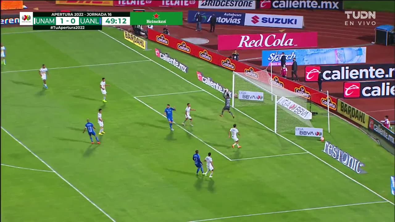 ¡TIRO ATAJADO! disparo por Luis Quiñones.