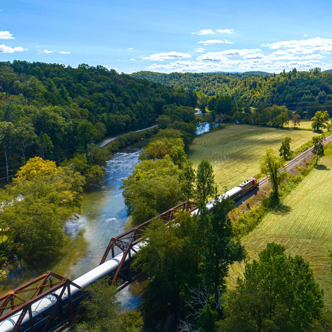 Si estás buscando un viaje rápido, el expreso de dos horas lleva a los pasajeros en un viaje relajante por el norte de Georgia. Este paseo estará disponible hasta el 30 de diciembre.