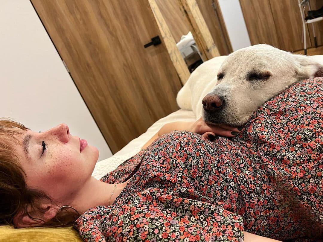 Natalia Téllez y su perro Güero