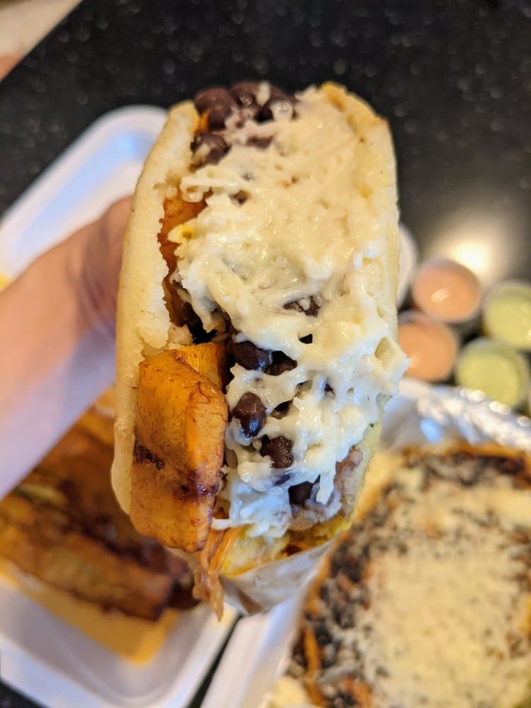 <b>Arepa Grill</b>
<br>Dirección: 4166 Buford Hwy NE Atlanta, GA 30345
<br>Teléfono: (678) 974-7795
<br>
<a href="https://www.yelp.com/map/arepa-grill-atlanta">Cómo llegar</a>
<br>
<br>Restaurante que sirve comida venezolana variada.