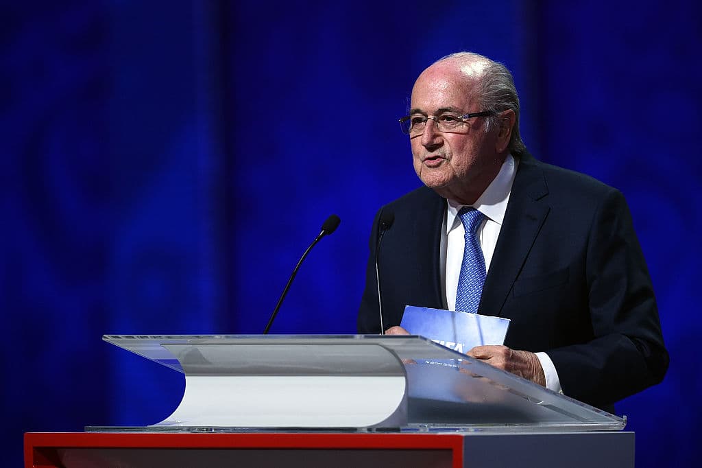 FBI investiga a Joseph Blatter por caso de sobornos