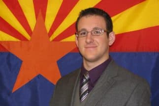 El oficial de policía asesinado, Tyler Stewart. (Imagen tomada del sitio del departamento de policía)